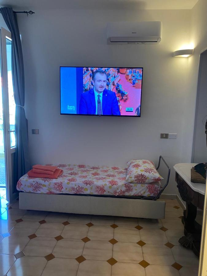 Villa Martina Suite Apartament Lacco Ameno  Ngoại thất bức ảnh